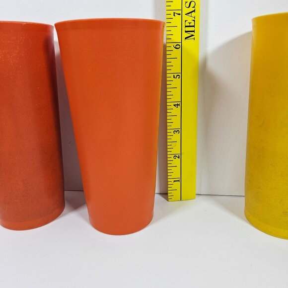 Vintage Tupperware Tumblers Lot Of 9 Yellow & Orange Tall Cups 3 sizes - Picture 6 of 9